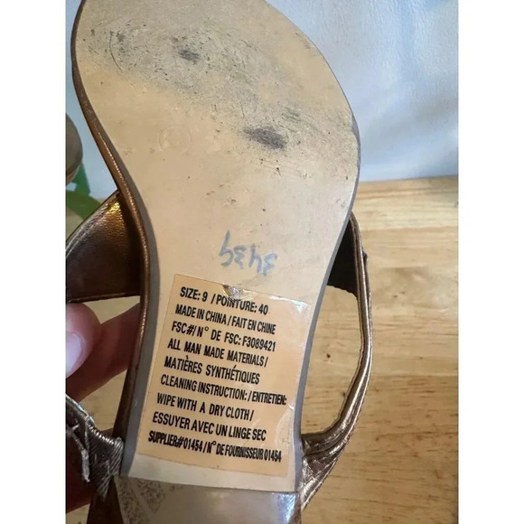 Women’s size 9 stone Heeled  Sandals - Picture 8 of 9